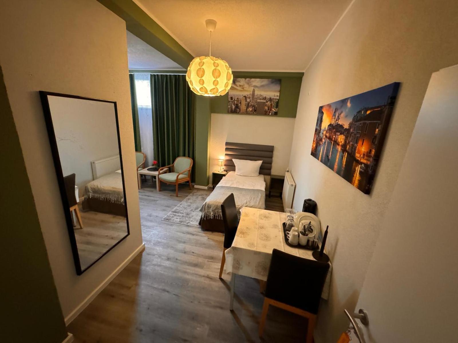 F-F Haus Monteuren Unterkunft Neuhausen auf den Fildern Kültér fotó